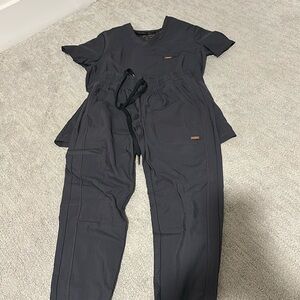 CHEROKEE FORM PEWTER SCRUB SET